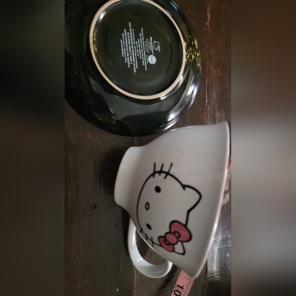 Hello Kitty Polka Dot Tea Cup and Saucer Set - Picture 5 of 5